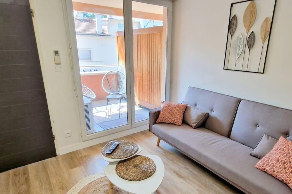 Lourde Center Apartment 3 Bed With Parking Lurdy Exteriér fotografie